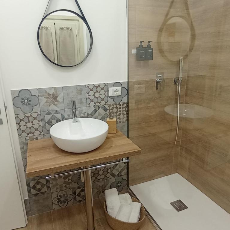 Archimede Rooms - Camera Matrimoniale con Bagno Privato - 4