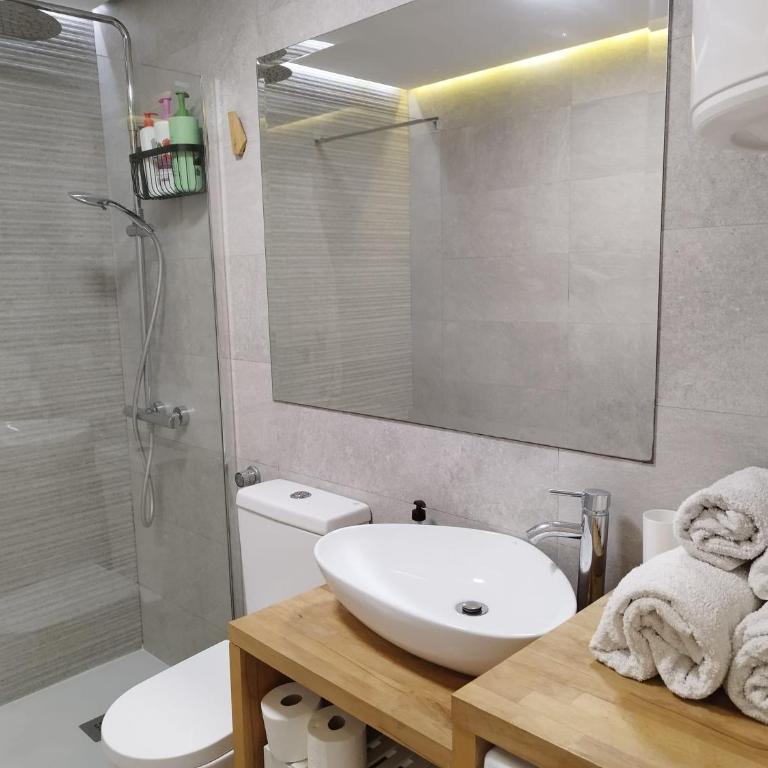 M1 403 Frontal al Mar Vistas Terraza y Wifi - One-Bedroom Apartment - 40