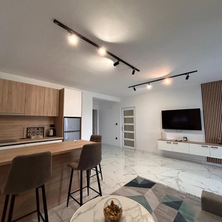 Apartmani Stars - Deluks Apartman sa 2 Spavaće Sobe i Balkonom - 2