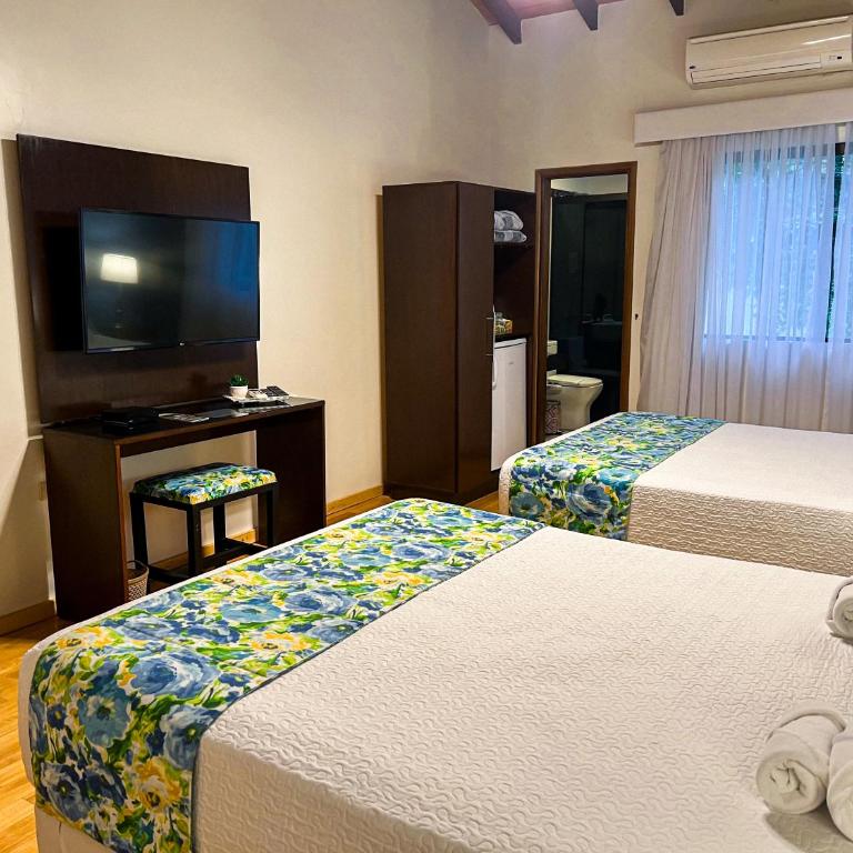 Mburucuyá Hotel Boutique - Queen Room with Two Queen Beds - 3