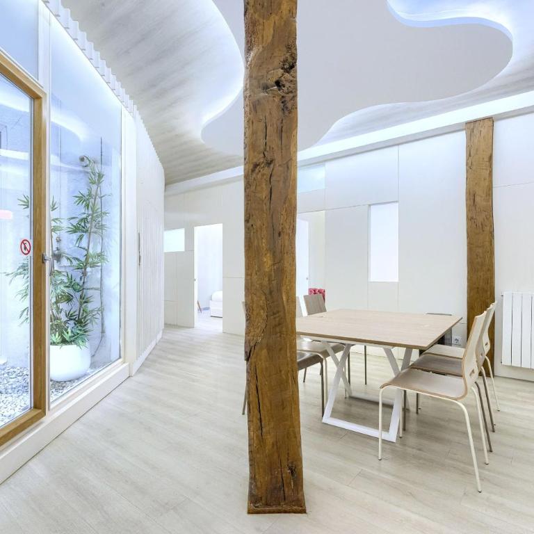 Abando Station Pintxos by Next Stop Bilbao - Three-Bedroom Apartment - 1