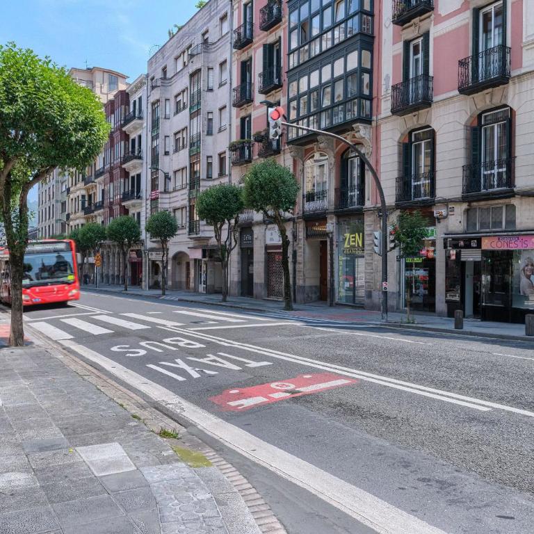 Abando Station Pintxos by Next Stop Bilbao - Three-Bedroom Apartment - 10