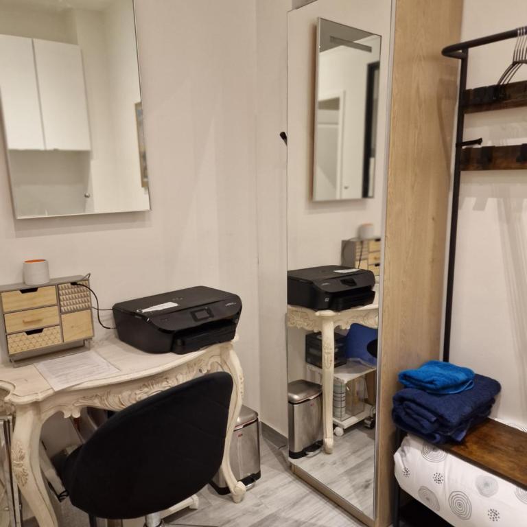 Studio de charme Paris Champs Elysees - Two-Bedroom Apartment - 13