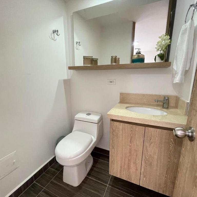 M806- Hermoso y amplio apartamento en Av 19 norte - Apartamento de 3 dormitorios - 11
