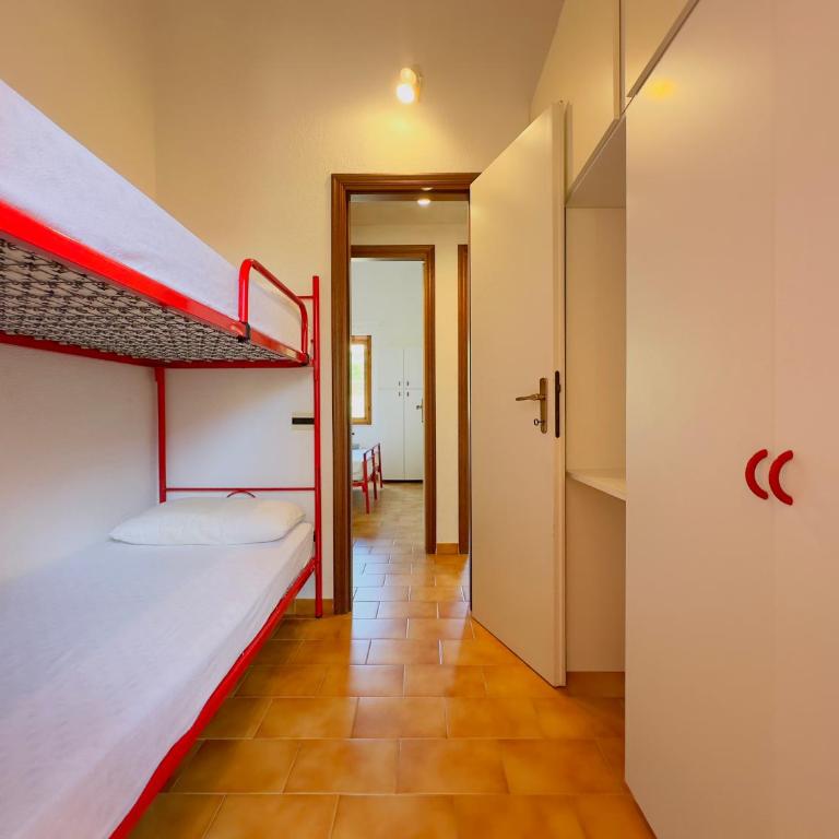 Sa Domu Pintada - Three-Bedroom House - 16