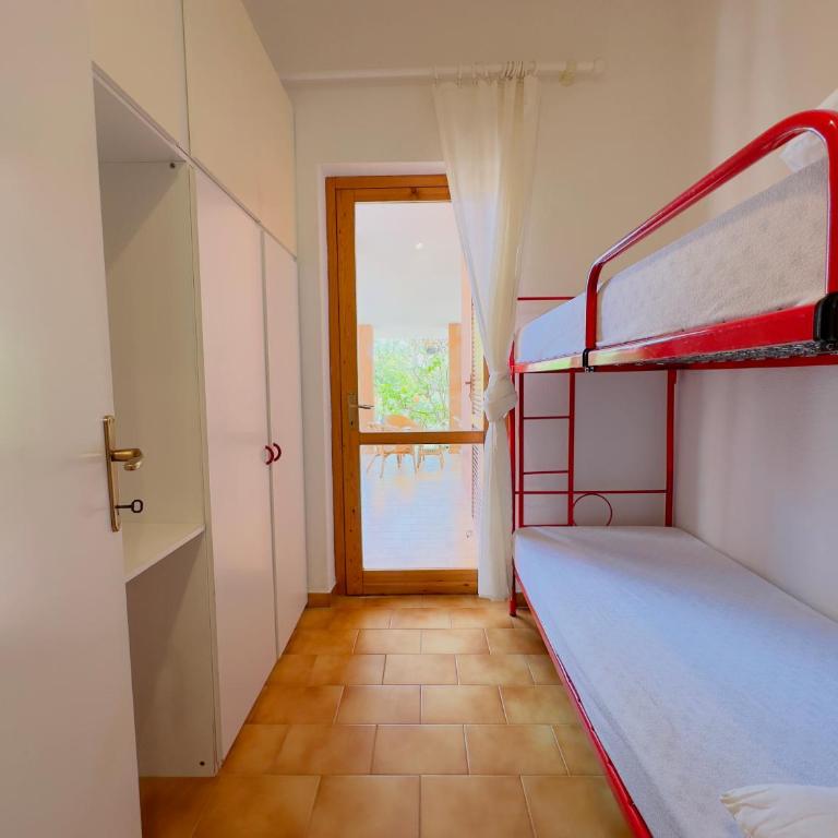 Sa Domu Pintada - Three-Bedroom House - 17