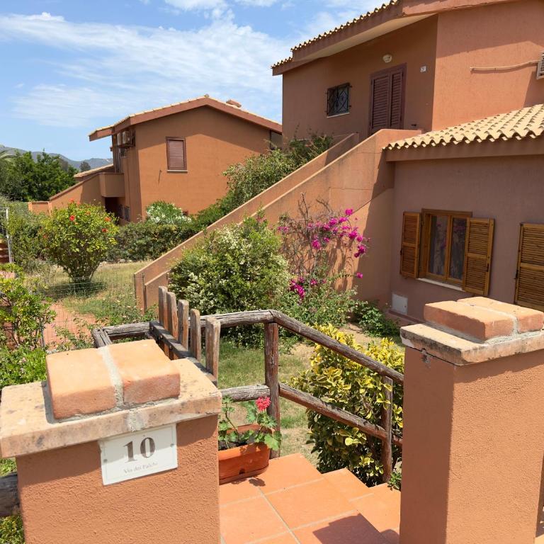 Sa Domu Pintada - Three-Bedroom House - 33