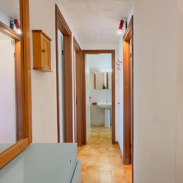 Sa Domu Pintada - Three-Bedroom House - 19