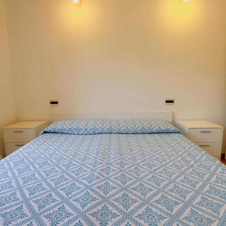 Sa Domu Pintada - Three-Bedroom House - 14