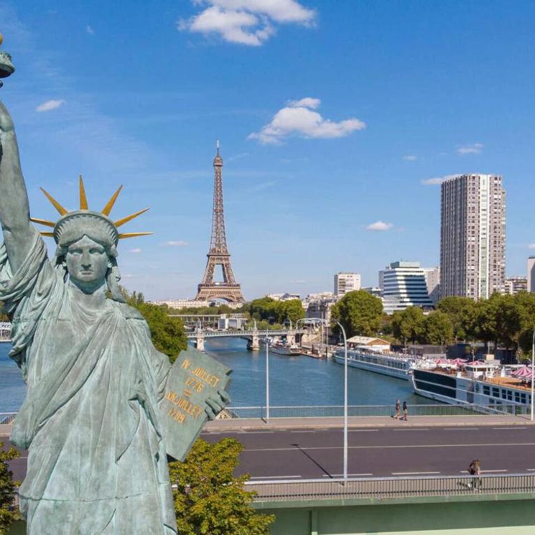 Unique Luxury Parisian Panorama High-Rise by the Eiffel Tower - Appartement 3 Chambres avec Vue sur l'Eau - 1