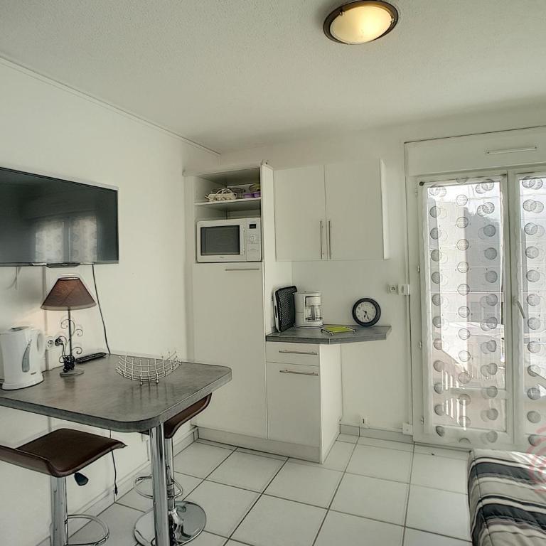 Studio rénové avec balcon, animaux acceptés, wifi, à 650m des Thermes - FR-1-451-92 - Estudio - 15