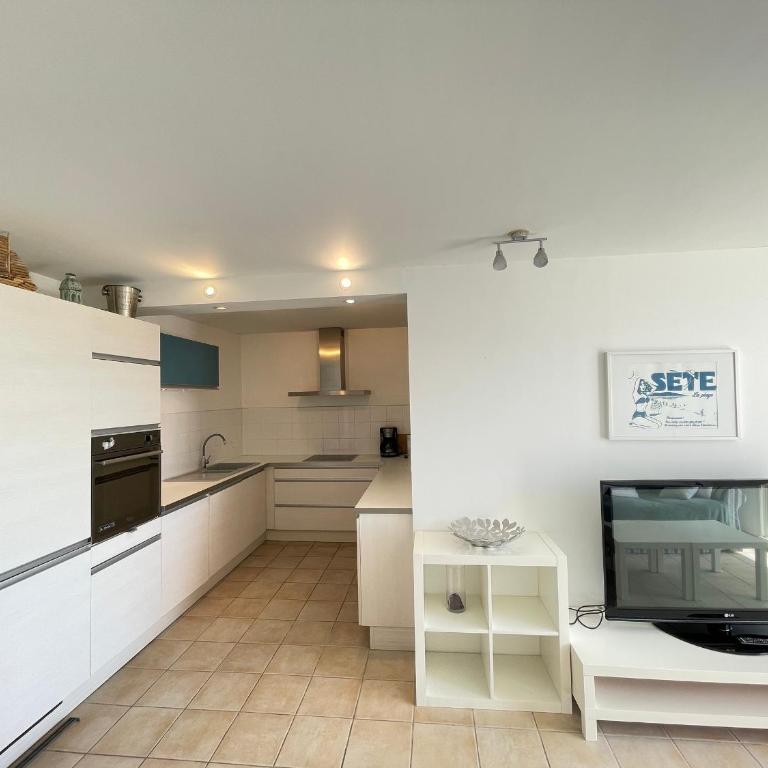 Bel Appartement T4 à Sète avec Terrasse, Climatisation et Parking Privé - FR-1-338-571 - Apartment - 13