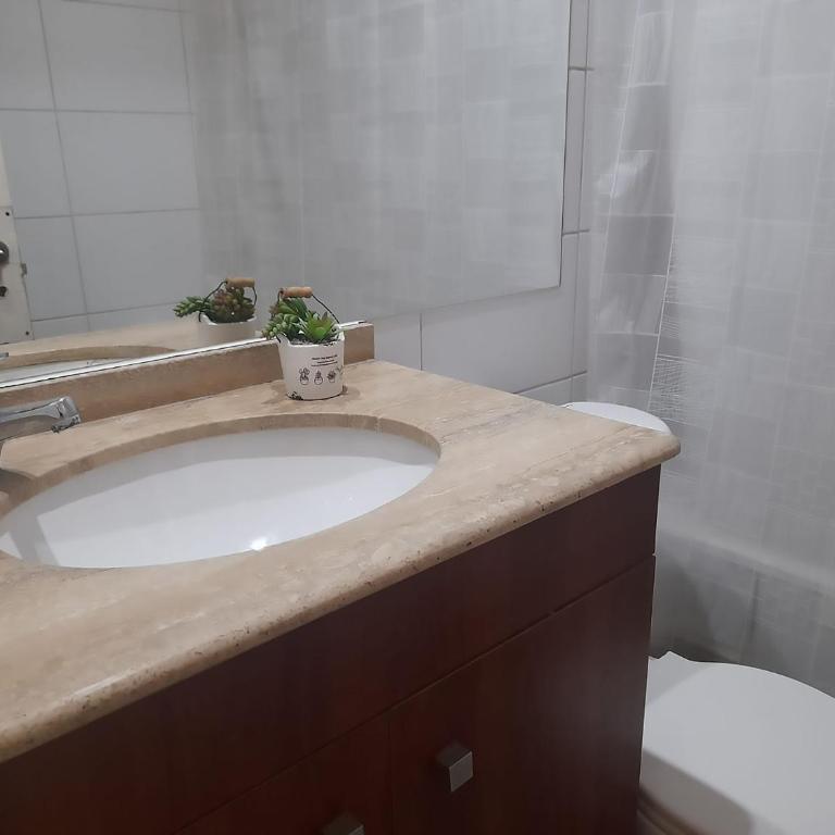 VIP Apartments Chile - Three-Bedroom Apartment - 8