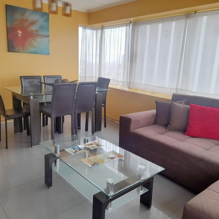 VIP Apartments Chile - Three-Bedroom Apartment - 10