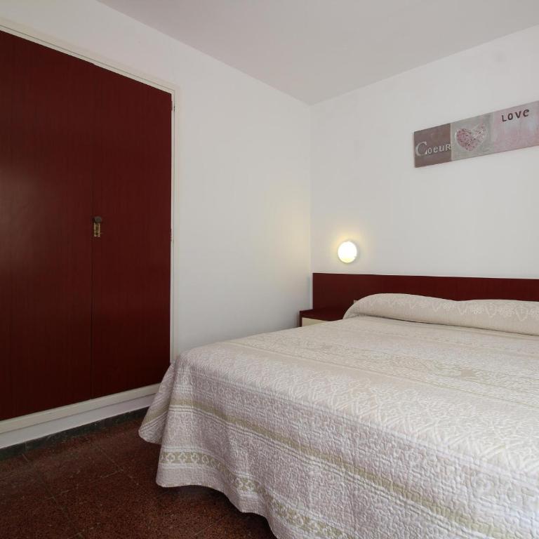 Villa Espaciosa con Jardín Cerca de la Playa - ES-228-168 - Casa - 8
