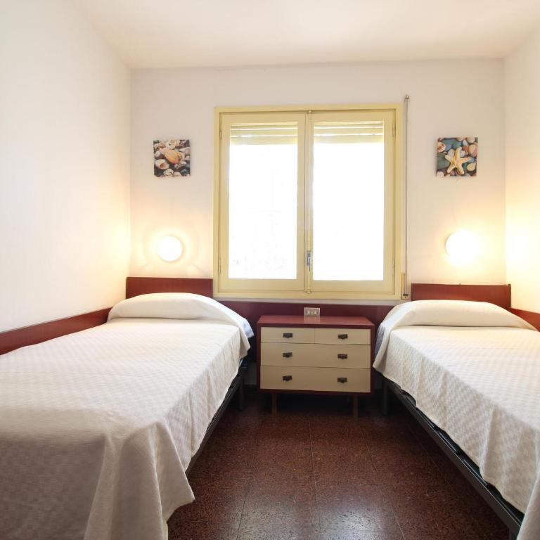 Villa Espaciosa con Jardín Cerca de la Playa - ES-228-168 - Casa - 11