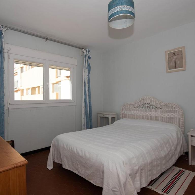 Grand T2 proche mer avec piscine collective, climatisation, parking étroit - FR-1-803-51 - Apartamento - 4