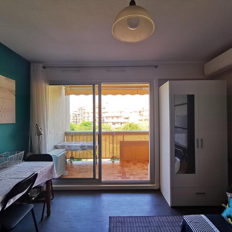 Studio calme proche plage avec climatisation, Le Lavandou - FR-1-803-54 - Studio - 2