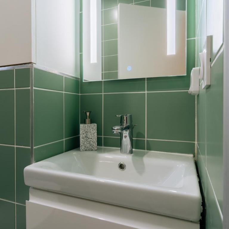 Stunning 1 Bedroom Apartment in Paris - Appartement - 5