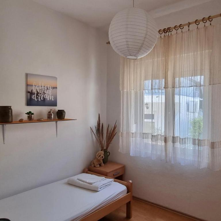 Zemunella Guest House - Single Room with Shared Bathroom - 4