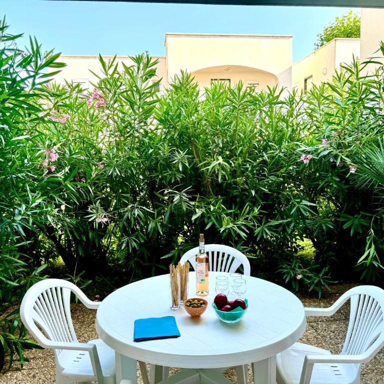 Beach Cannes Bungalows - Holiday Apartments near Cannes - Appartement - Rez-de-Chaussée - 1