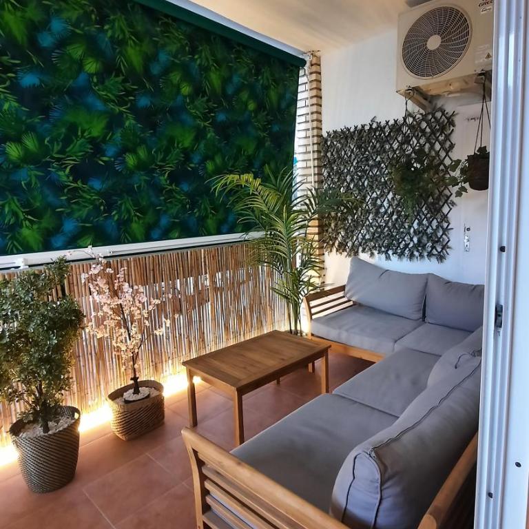 Terraza con vistas al mar Parking privado 120 mts, junto a la playa - Three-Bedroom Apartment - 50