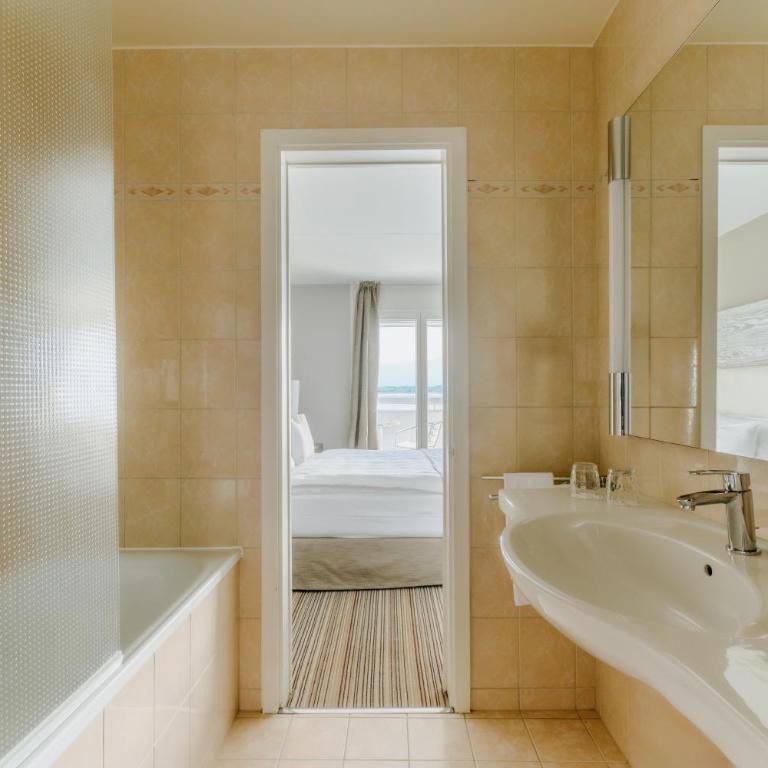 Hotel Mona - Mona Suite — Seeblick und Balkon - 3