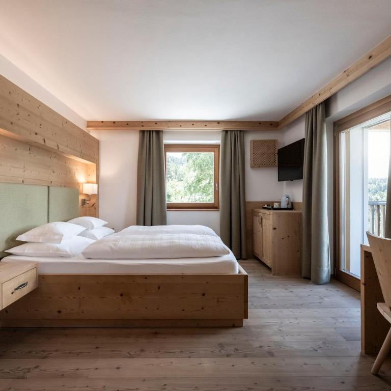 Dolomites Nature Hotel Vigilerhof - Camera Matrimoniale Comfort con Balcone e Vista Valle - 2
