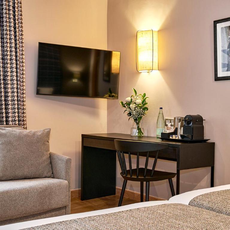 Hesperia Barcelona Barri Gòtic - Comfort Triple Room - 1