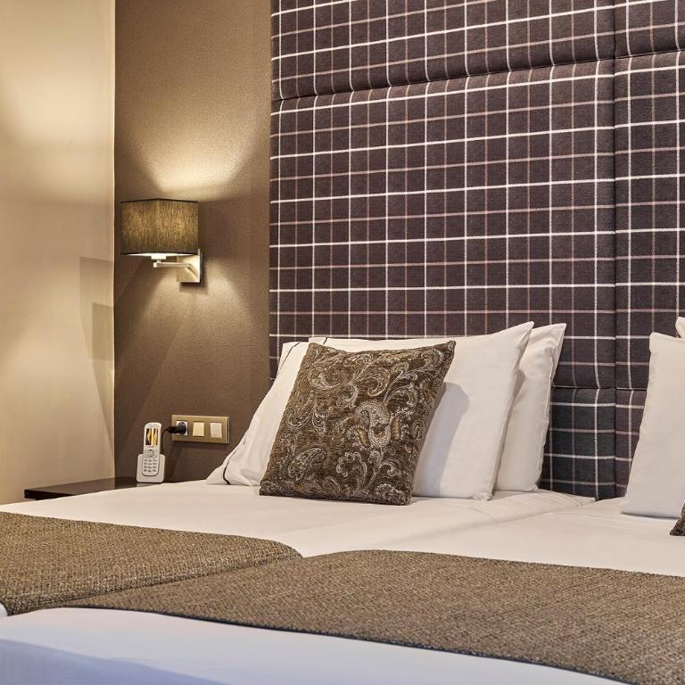 Hesperia Barcelona Barri Gòtic - Comfort Triple Room - 7