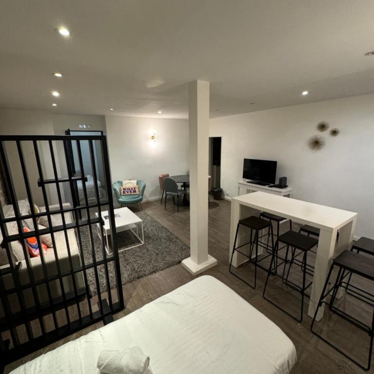Temple Apartments Paris - Studio - 10