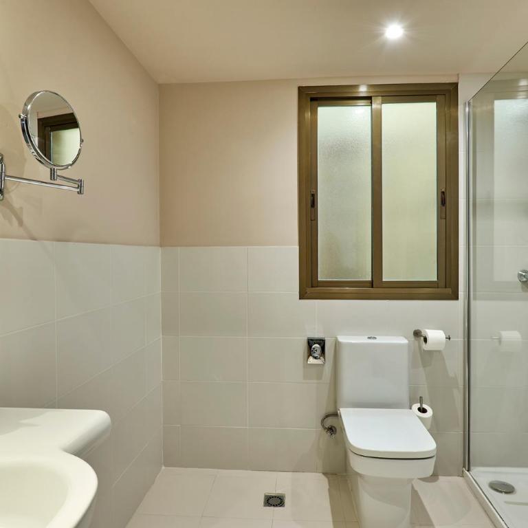 Hesperia Barcelona Barri Gòtic - Superior Double or Twin Room with Balcony - 3