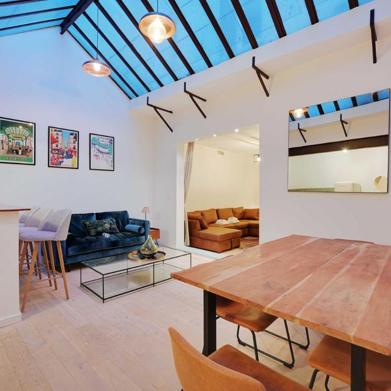 Chic apartment - 2BR-6P - Center of Paris - Two-Bedroom Apartment - 9