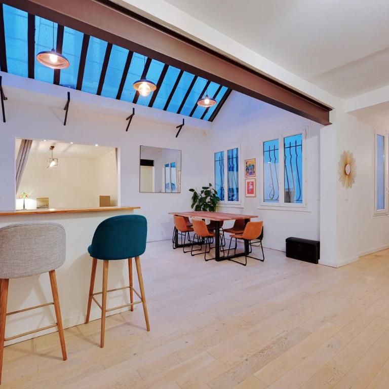 Chic apartment - 2BR-6P - Center of Paris - Two-Bedroom Apartment - 10
