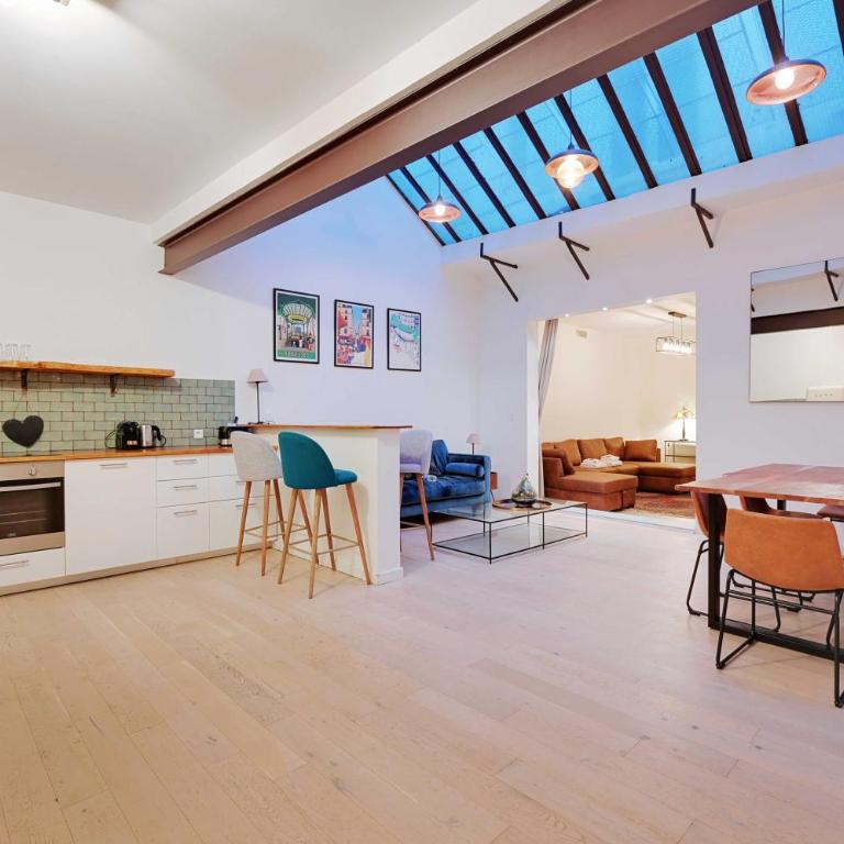 Chic apartment - 2BR-6P - Center of Paris - Two-Bedroom Apartment - 1