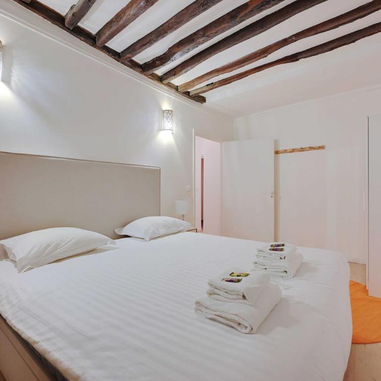 Chic apartment - 2BR-6P - Center of Paris - Two-Bedroom Apartment - 11