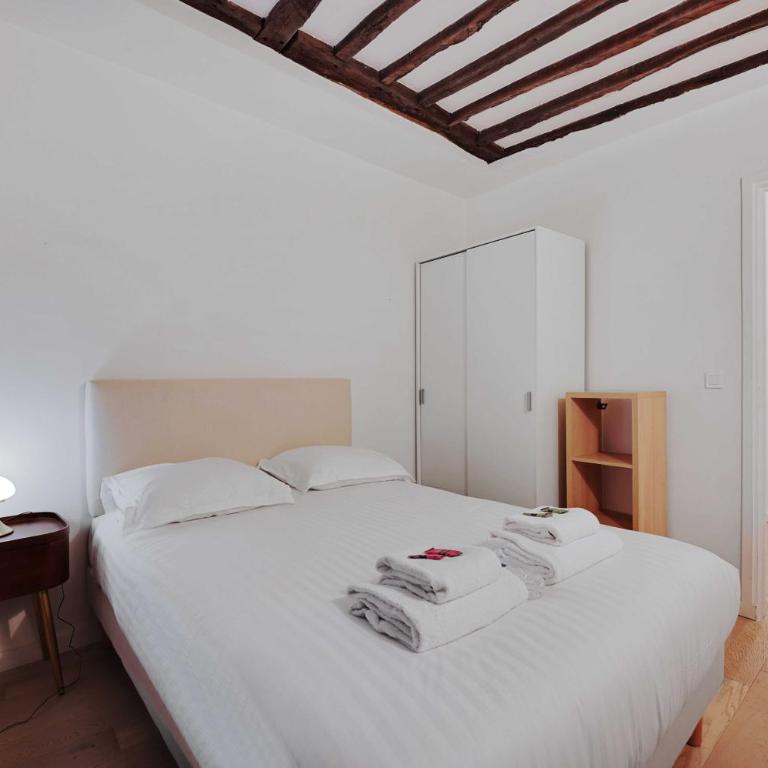 Chic apartment - 2BR-6P - Center of Paris - Two-Bedroom Apartment - 13