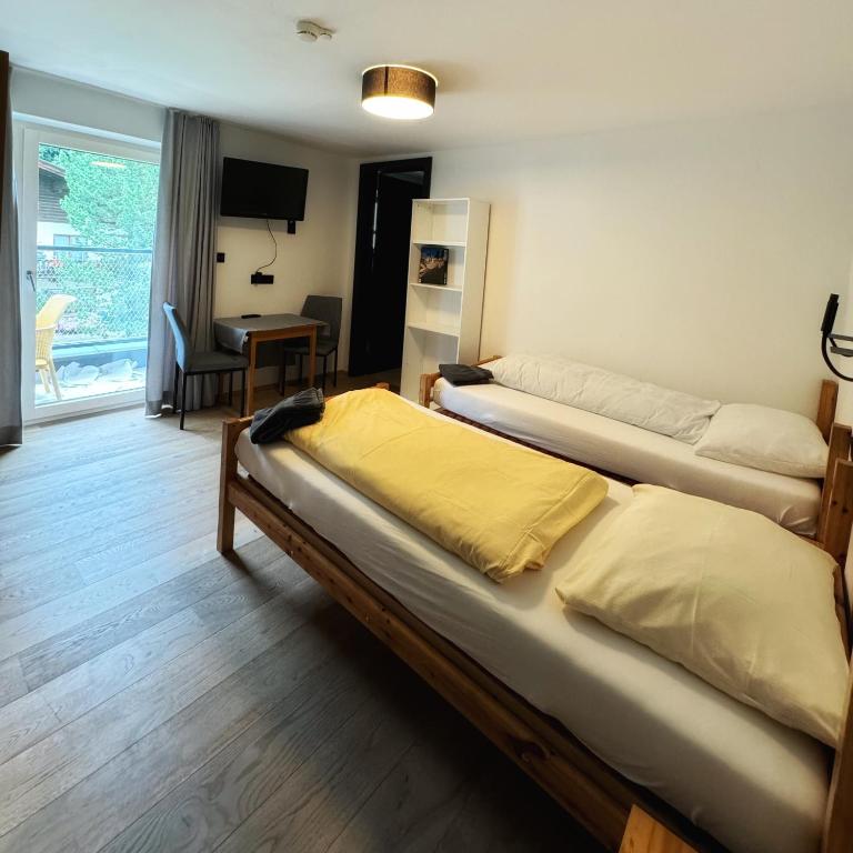 SKILL Mountain Lodge - Ski und Bike Hostel im Sommer mit JOKER CARD - Doppelzimmer mit eigenem Bad - 25
