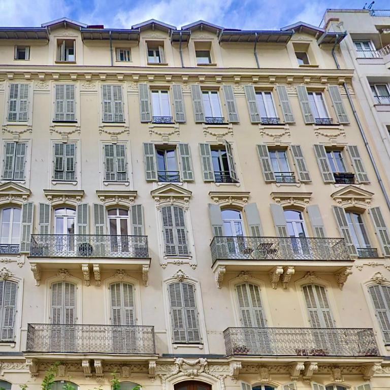 Family Room - Chambre Double avec Salle de Bains Privative - 10