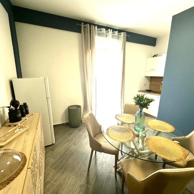 Intero Appartamento con Vasca Idromassaggio e Solarium - Villa Ciaculli - Suite con Terrazza - 3