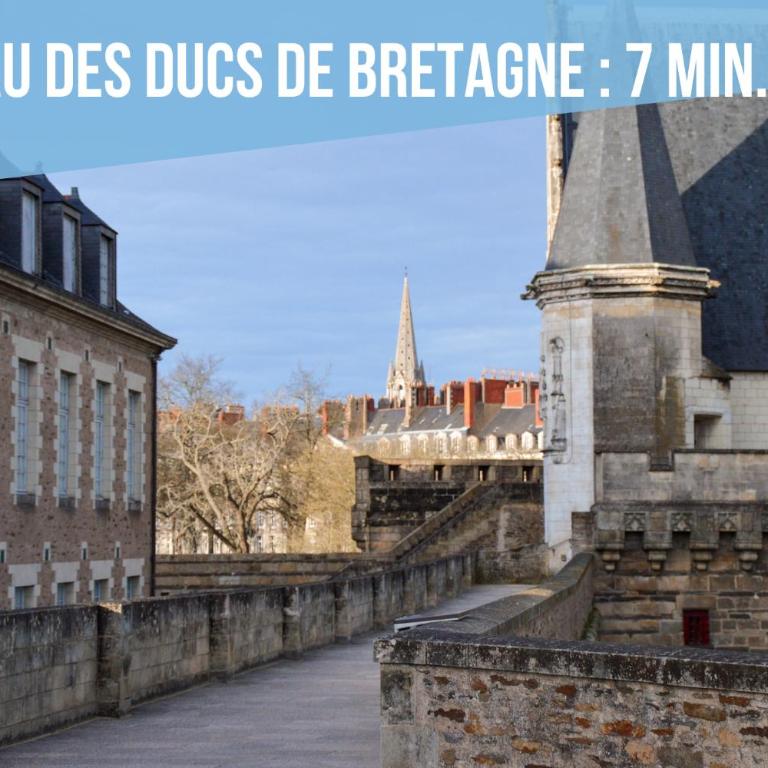 Duplex de 115m2 dans un bâtiment chic historique - Le Belvédère St Nicolas - Three-Bedroom Apartment - 31