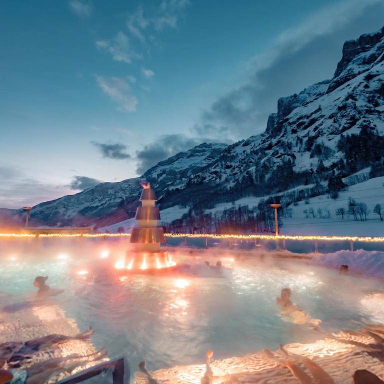 Hotel Walliserhof-Leukerbad-Therme - Familienzimmer mit Zugang zum Spa und Seilbahnnutzung - 1