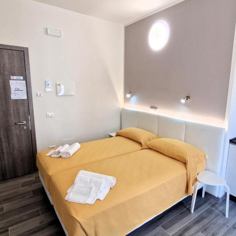Medici Alloggi Turistici - Camera Matrimoniale/Doppia con Letti Singoli con Bagno Privato - 12