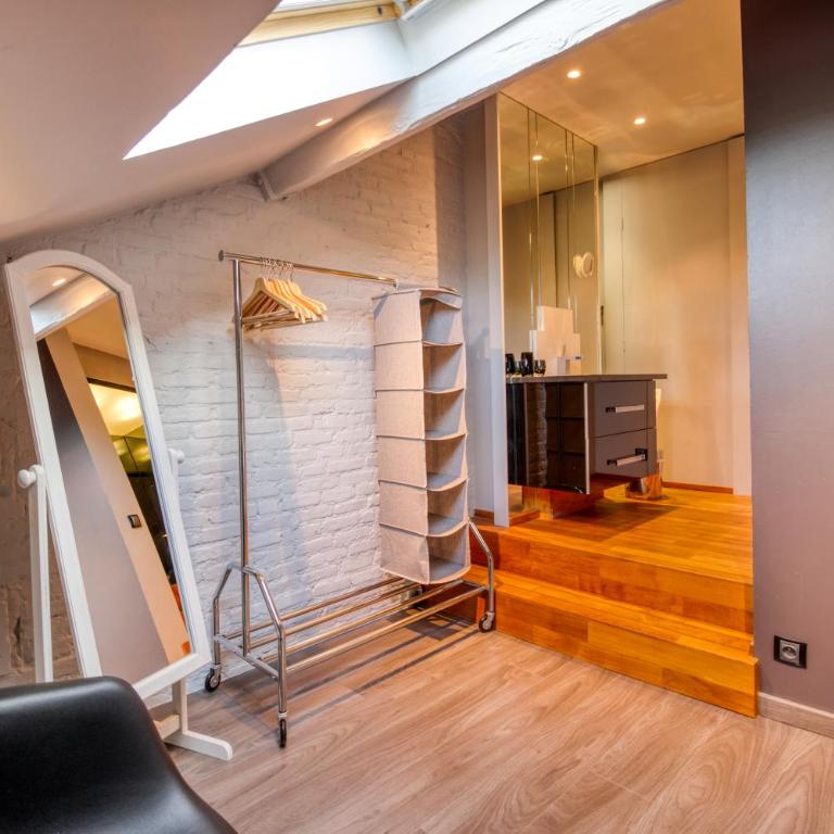 Duplex de 115m2 dans un bâtiment chic historique - Le Belvédère St Nicolas - Three-Bedroom Apartment - 22