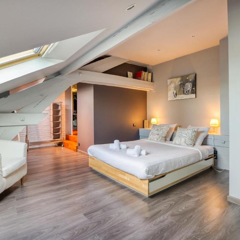 Duplex de 115m2 dans un bâtiment chic historique - Le Belvédère St Nicolas - Three-Bedroom Apartment - 19