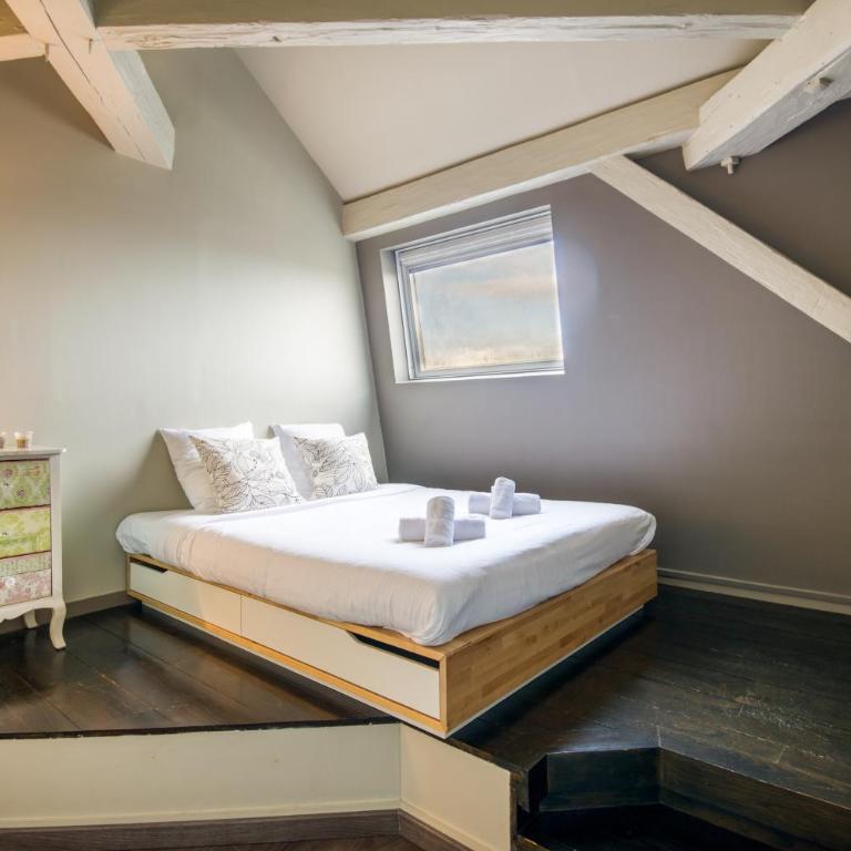Duplex de 115m2 dans un bâtiment chic historique - Le Belvédère St Nicolas - Three-Bedroom Apartment - 17