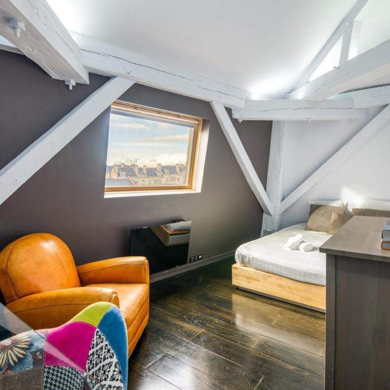 Duplex de 115m2 dans un bâtiment chic historique - Le Belvédère St Nicolas - Three-Bedroom Apartment - 15