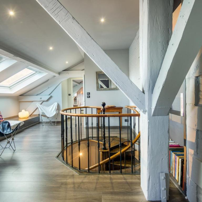 Duplex de 115m2 dans un bâtiment chic historique - Le Belvédère St Nicolas - Three-Bedroom Apartment - 14