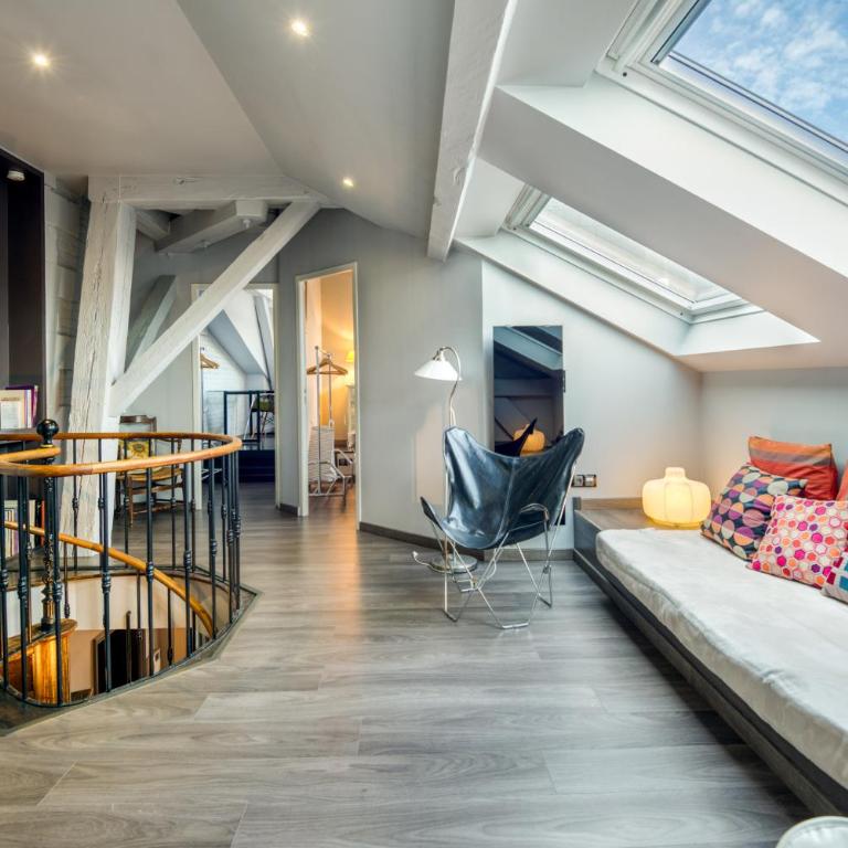 Duplex de 115m2 dans un bâtiment chic historique - Le Belvédère St Nicolas - Three-Bedroom Apartment - 13