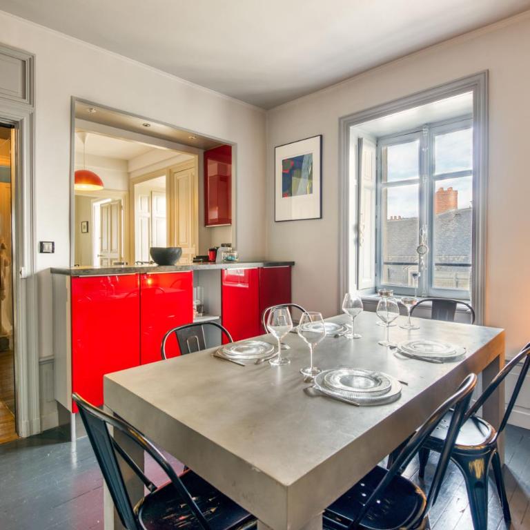 Duplex de 115m2 dans un bâtiment chic historique - Le Belvédère St Nicolas - Three-Bedroom Apartment - 12